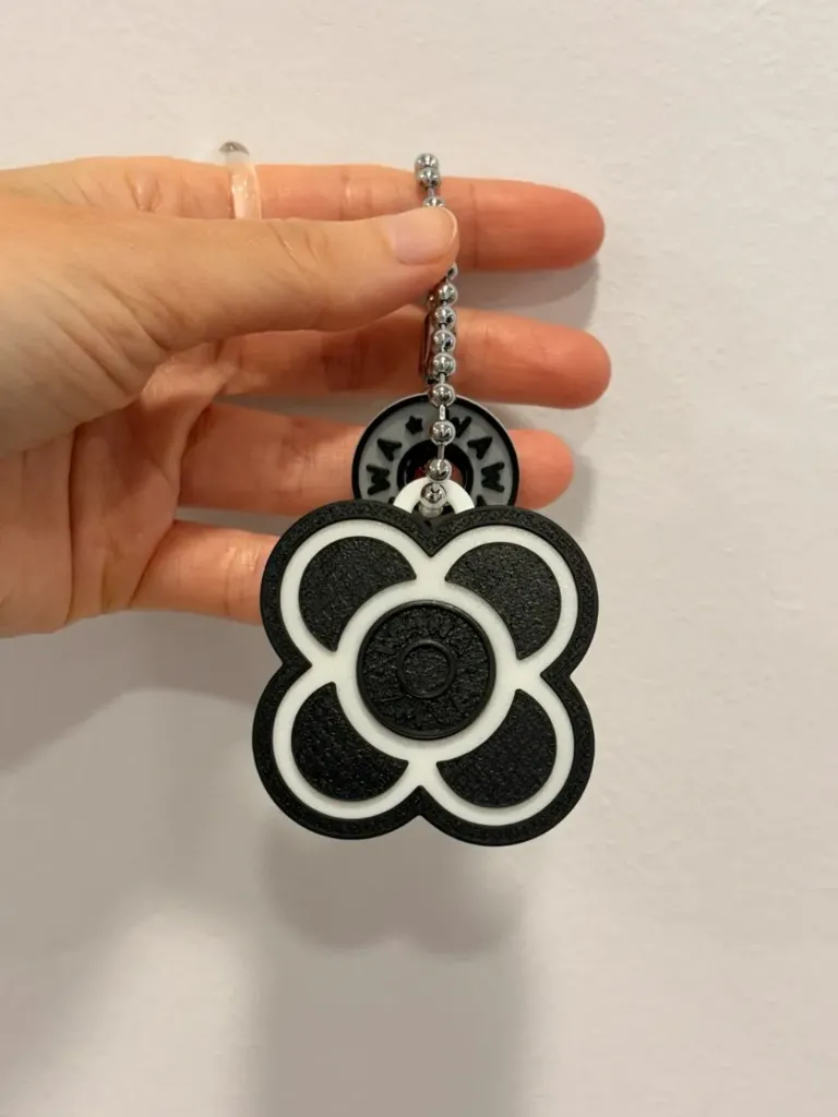 Clicker key chain - black with white